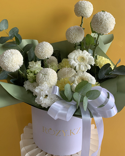 Белоснежная элегантность в шляпной коробке с доставкой по Астане