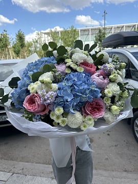 Сине-розовая гармония с гортензиями