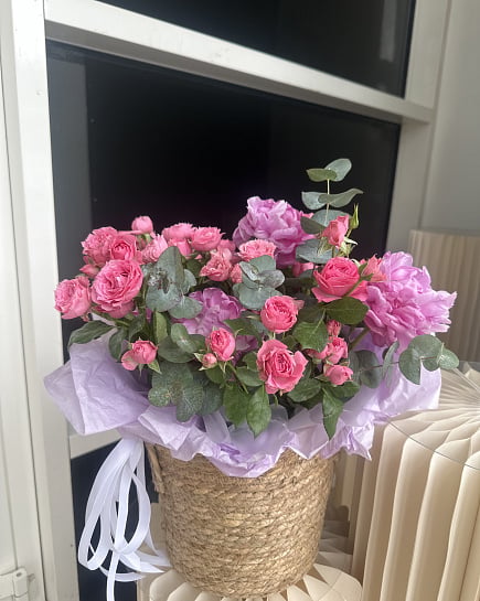 Розовое очарование с пионами with delivery to Астане