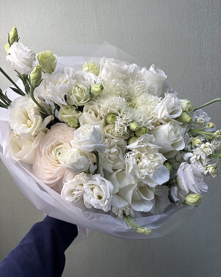 Белоснежная элегантность с ранункулюсами with delivery to Astana
