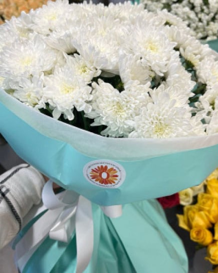 Букет из 15 белых хризантем with delivery to Almaty
