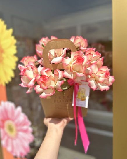 Композиция из 9 роз Джумилия with delivery to Almaty