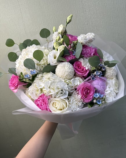 Розово-белая гармония с гортензией with delivery to Astana