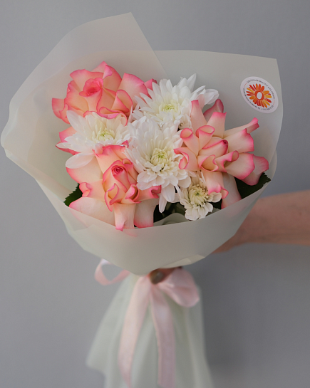 Букет из кустовых хризантем и роз with delivery to Almaty