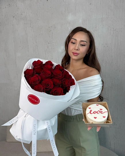 Комбо букет из 15 роз и бенто тортика with delivery to Astana