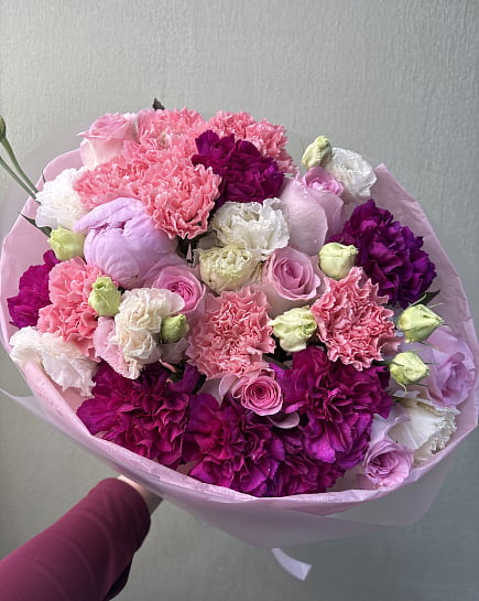 Яркий микс из гвоздик и эустомы with delivery to Astana