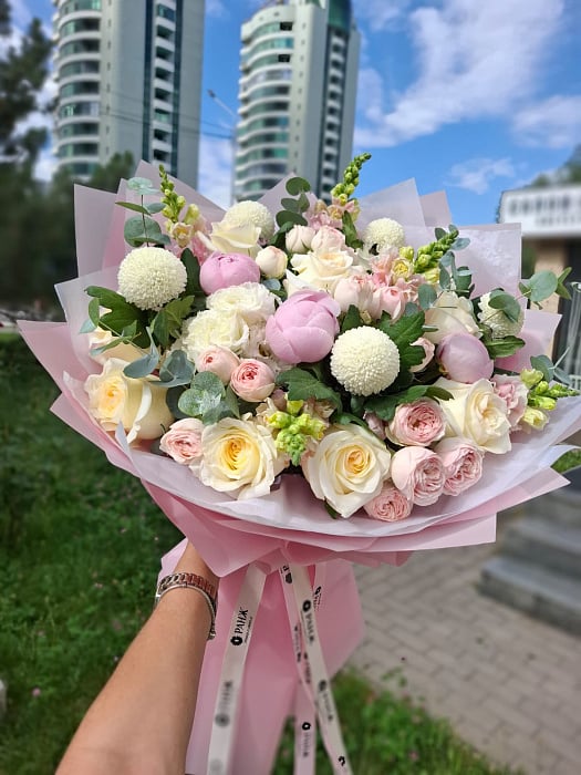 Романтическое облако из пионовидных роз - купить в Shymkent с доставкой