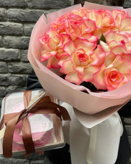 Букет из 11 французских роз + Бенто торт with delivery to Almaty