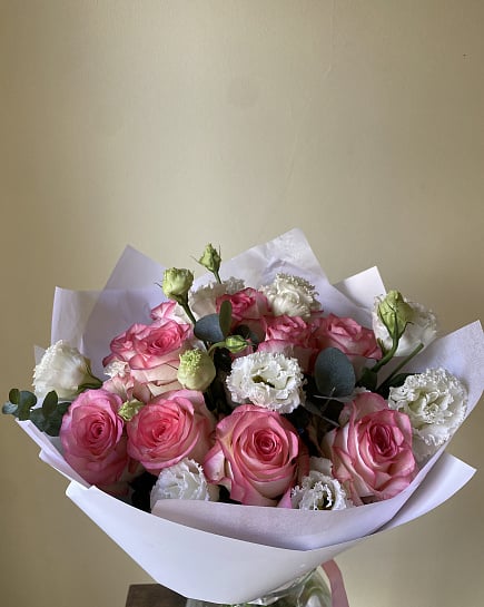 Романтичный дуэт роз и эустомы with delivery to Astana